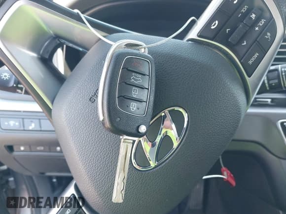 ✅ 2019 Hyundai Sonata SE • VIN: 5NPE24AF6KH820292 • Лот: 43090745. Опубликован ранее на IAAI с пробегом 63 448 миль. Бесплатный доступ к архиву аукционных продаж из США и подробный отчёт об истории автомобиля на DreamBid. Изображение 11.