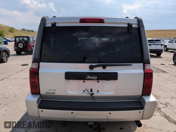 ✅ 2008 Jeep Commander Sport • VIN: 1J8HG48N48C229564 • Lot: 65034805. Wystawiony na Copart z przebiegiem 161 706 mil. Bezpłatny archiwum sprzedaży aukcyjnych z USA i szczegółowy raport historii pojazdu na DreamBid. Zdjęcie 6.