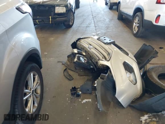 ✅ 2017 Ford Escape SE • VIN: 1FMCU0GD1HUD12662 • Лот: 40290012. Опубликован ранее на IAAI с пробегом 68 290 миль. Бесплатный доступ к архиву аукционных продаж из США и подробный отчёт об истории автомобиля на DreamBid. Изображение 12.