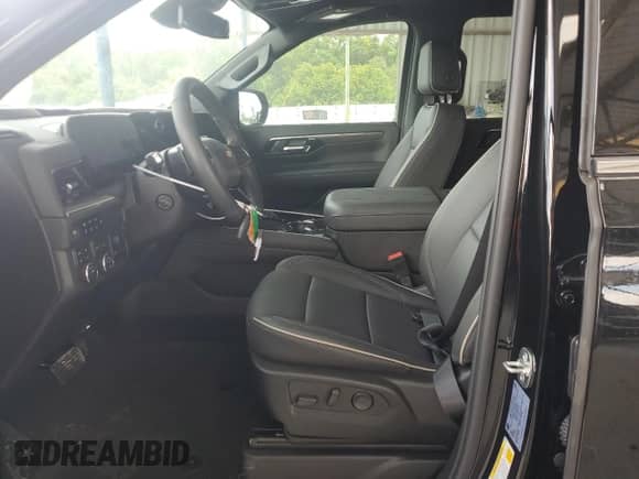 2025 Chevrolet Suburban Premier with VIN 1GNS6FRD9SR104444, listed as a Copart auction lot 59964845 with 6,106 mi miles and Salvage title. Bid and sale history available at DreamBid. Image 7.