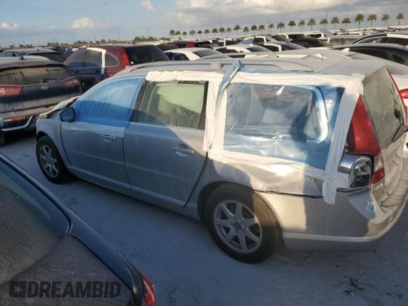 ✅ 2008 Volvo V70 • VIN: YV1BW982381048562 • Lot: 75097684. Wystawiony na Copart z przebiegiem Nie podano. Bezpłatny archiwum sprzedaży aukcyjnych z USA i szczegółowy raport historii pojazdu na DreamBid. Zdjęcie 2.