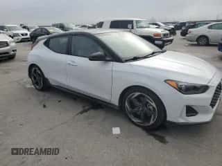 2019 Hyundai Veloster Turbo R-Spec с VIN KMHTH6AB0KU013220, выставлен на аукционе Copart как лот 77102034 с пробегом 82 799 миль миль и Списание • Salvage title. История ставок и продаж доступна на DreamBid. Изображение 4.