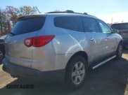 ✅ 2009 Chevrolet Traverse 1LT • VIN: 1GNEV23D69S119052 • Lot: 43628102. Wystawiony na IAAI z przebiegiem 133 755 mil. Bezpłatny archiwum sprzedaży aukcyjnych z USA i szczegółowy raport historii pojazdu na DreamBid. Zdjęcie 4.