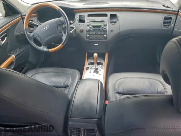 ✅ 2006 Hyundai Azera SE • VIN: KMHFC46F16A132445 • Lot: 93841705. Listed on Copart with 153,819 mi. Free auction sales archive from the USA and detailed vehicle history report at DreamBid. Image 8.