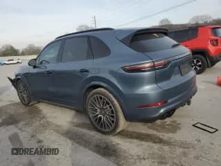 ✅ 2020 Porsche Cayenne Turbo • VIN: WP1AF2AY8LDA39210 • Lot: 93776945. Wystawiony na Copart z przebiegiem 57 284 mil. Bezpłatny archiwum sprzedaży aukcyjnych z USA i szczegółowy raport historii pojazdu na DreamBid. Zdjęcie 2.