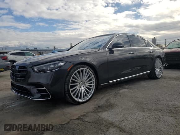 ✅ 2021 Mercedes-Benz S 580 • VIN: W1K6G7GB2MA040771 • Лот: 93896505. Опубликован ранее на Copart с пробегом 27 947 миль. Бесплатный доступ к архиву аукционных продаж из США и подробный отчёт об истории автомобиля на DreamBid. Изображение 1.