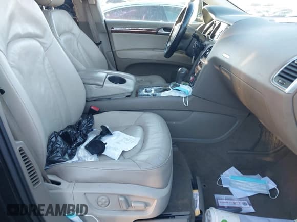 ✅ 2009 Audi Q7 • VIN: WA1AY74L09D023868 • Лот: 41308776. Опубликован ранее на IAAI с пробегом 176 541 миль. Бесплатный доступ к архиву аукционных продаж из США и подробный отчёт об истории автомобиля на DreamBid. Изображение 5.