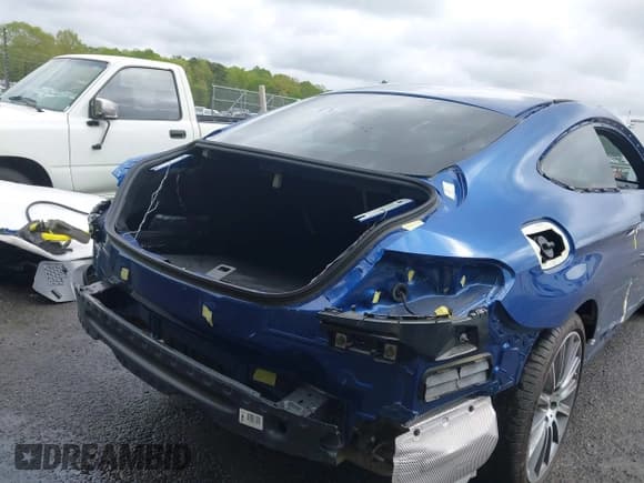 ✅ 2023 Mercedes-Benz C 300 • VIN: W1KWJ8DB2PG130077 • Лот: 42026028. Опубликован ранее на IAAI с пробегом 13 263 миль. Бесплатный доступ к архиву аукционных продаж из США и подробный отчёт об истории автомобиля на DreamBid. Изображение 17.