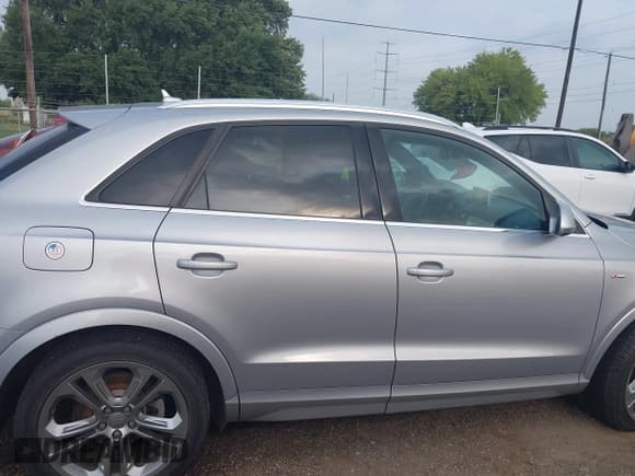 ✅ 2017 Audi Q3 Prestige • VIN: WA1GCCFS0HR016541 • Lot: 42100659. Listed on IAAI with 41,875 mi. Free auction sales archive from the USA and detailed vehicle history report at DreamBid. Image 13.