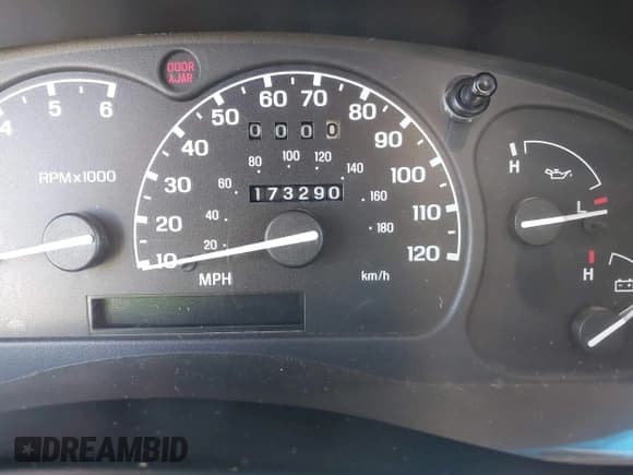 ✅ 1999 Ford Explorer XL • VIN: 1FMZU34X4XZA62751 • Lot: 42042089. Wystawiony na IAAI z przebiegiem 173 290 mil. Bezpłatny archiwum sprzedaży aukcyjnych z USA i szczegółowy raport historii pojazdu na DreamBid. Zdjęcie 15.