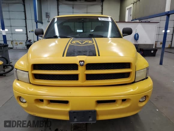 ✅ 1999 Dodge 1500 • VIN: 1B7HC13Y1XJ587668 • Lot: 82743705. Wystawiony na Copart z przebiegiem 170 127 mil. Bezpłatny archiwum sprzedaży aukcyjnych z USA i szczegółowy raport historii pojazdu na DreamBid. Zdjęcie 5.