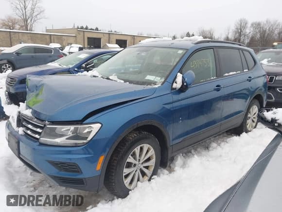 ✅ 2018 Volkswagen Tiguan S • VIN: 3VV0B7AX3JM091554 • Lot: 43847536. Wystawiony na IAAI z przebiegiem 91 603 mil. Bezpłatny archiwum sprzedaży aukcyjnych z USA i szczegółowy raport historii pojazdu na DreamBid. Zdjęcie 18.