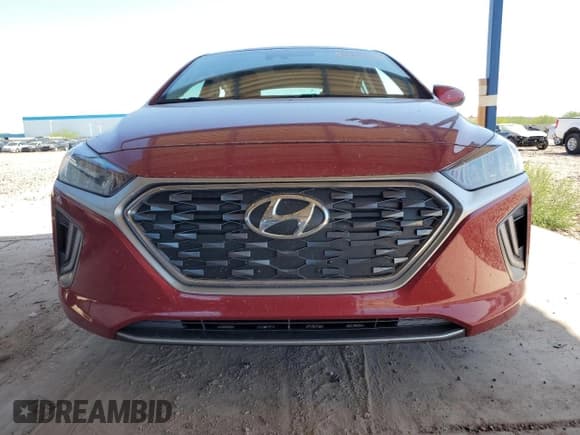 ✅ 2020 Hyundai Ioniq Preferred • VIN: KMHC85LC7LU207289 • Lot: 52905835. Wystawiony na Copart z przebiegiem 69 987 mil. Bezpłatny archiwum sprzedaży aukcyjnych z USA i szczegółowy raport historii pojazdu na DreamBid. Zdjęcie 5.