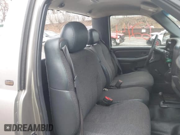 ✅ 2000 Chevrolet Silverado 1500 • VIN: 1GCEK14V2YZ210148 • Lot: 43746214. Listed on IAAI with 159,684 mi. Free auction sales archive from the USA and detailed vehicle history report at DreamBid. Image 8.