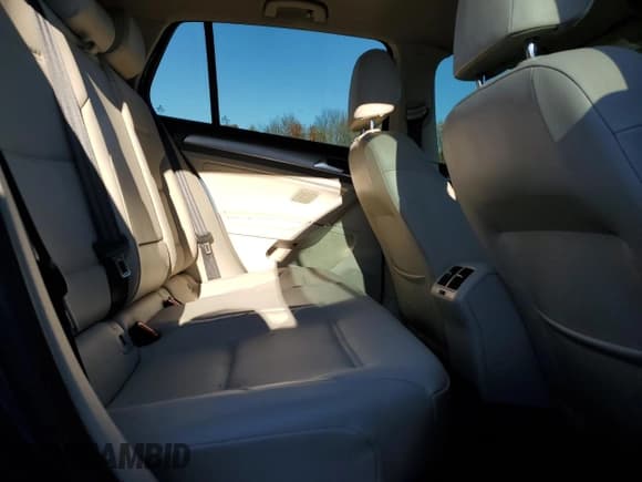 ✅ 2015 Volkswagen Golf S • VIN: 3VWRA7AU3FM023984 • Lot: 87045405. Wystawiony na Copart z przebiegiem 177 956 mil. Bezpłatny archiwum sprzedaży aukcyjnych z USA i szczegółowy raport historii pojazdu na DreamBid. Zdjęcie 10.