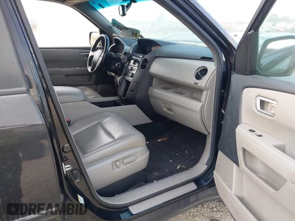 ✅ 2012 Honda Pilot EX-L • VIN: 5FNYF4H50CB047091 • Lot: 43374190. Listed on IAAI with 258,893 mi. Free auction sales archive from the USA and detailed vehicle history report at DreamBid. Image 5.