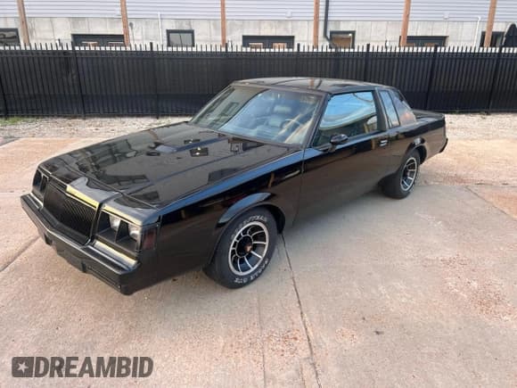 ✅ 1984 Buick Regal • VIN: 1G4AK4792EH575361 • Lot: 69326635. Wystawiony na Copart z przebiegiem 19 144 mil. Bezpłatny archiwum sprzedaży aukcyjnych z USA i szczegółowy raport historii pojazdu na DreamBid. Zdjęcie 2.