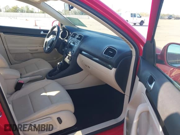 ✅ 2014 Volkswagen Jetta TDI w/Sunroof • VIN: 3VWPL7AJ6EM605017 • Lot: 43600119. Listed on IAAI with 99,757 mi. Free auction sales archive from the USA and detailed vehicle history report at DreamBid. Image 5.