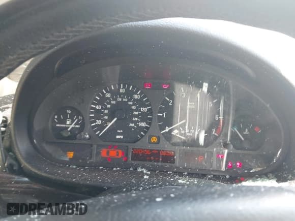 ✅ 2001 BMW 3 Series 325i • VIN: WBAAV33401FU87413 • Lot: 42579764. Wystawiony na IAAI z przebiegiem 220 436 mil. Bezpłatny archiwum sprzedaży aukcyjnych z USA i szczegółowy raport historii pojazdu na DreamBid. Zdjęcie 7.