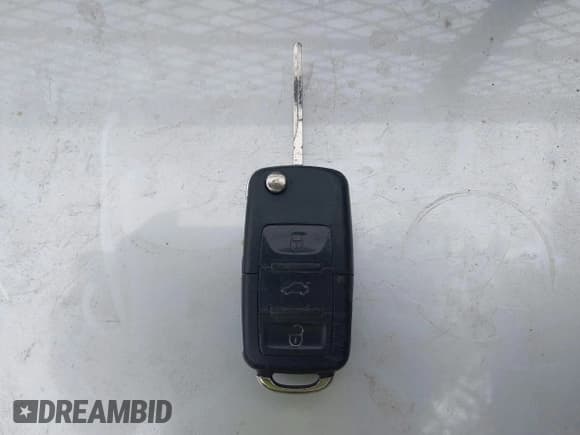 ✅ 2009 Volkswagen Golf GTI • VIN: WVWHV71K09W118136 • Lot: 43464146. Wystawiony na IAAI z przebiegiem 165 220 mil. Bezpłatny archiwum sprzedaży aukcyjnych z USA i szczegółowy raport historii pojazdu na DreamBid. Zdjęcie 11.