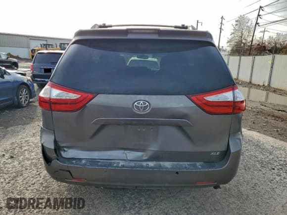 ✅ 2017 Toyota Sienna XLE • VIN: 5TDYZ3DC0HS898722 • Lot: 93502465. Listed on Copart with 250,652 mi. Free auction sales archive from the USA and detailed vehicle history report at DreamBid. Image 6.