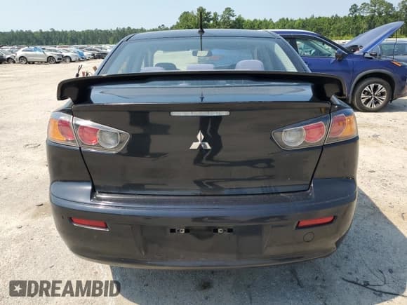 ✅ 2016 Mitsubishi Lancer SE • VIN: JA32V2FW7GU005893 • Lot: 62103745. Wystawiony na Copart z przebiegiem Nie podano. Bezpłatny archiwum sprzedaży aukcyjnych z USA i szczegółowy raport historii pojazdu na DreamBid. Zdjęcie 6.