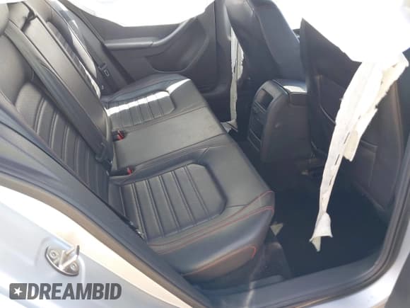 ✅ 2016 Volkswagen Jetta GLI SE • VIN: 3VW4T7AJ5GM227388 • Lot: 39520875. Wystawiony na IAAI z przebiegiem 71 008 mil. Bezpłatny archiwum sprzedaży aukcyjnych z USA i szczegółowy raport historii pojazdu na DreamBid. Zdjęcie 8.