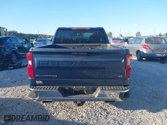 ✅ 2019 Chevrolet Silverado 1500 LT • VIN: 1GCUYDED4KZ136983 • Lot: 43057619. Wystawiony na IAAI z przebiegiem 91 824 mil. Bezpłatny archiwum sprzedaży aukcyjnych z USA i szczegółowy raport historii pojazdu na DreamBid. Zdjęcie 16.