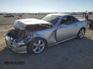 ✅ 2002 Mercedes-Benz SLK 320 • VIN: WDBKK65F72F266908 • Lot: 90723055. Wystawiony na Copart z przebiegiem 200 984 mil. Bezpłatny archiwum sprzedaży aukcyjnych z USA i szczegółowy raport historii pojazdu na DreamBid. Zdjęcie 1.