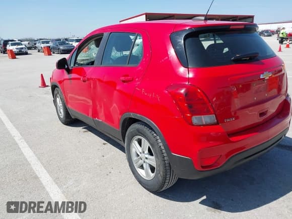 ✅ 2020 Chevrolet Trax LS • VIN: KL7CJKSB9LB353721 • Lot: 41987811. Wystawiony na IAAI z przebiegiem Nie podano. Bezpłatny archiwum sprzedaży aukcyjnych z USA i szczegółowy raport historii pojazdu na DreamBid. Zdjęcie 3.