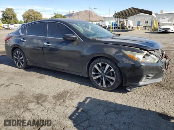 ✅ 2017 Nissan Altima SR • VIN: 1N4BL3APXHC153059 • Lot: 70464605. Wystawiony na Copart z przebiegiem 172 910 mil. Bezpłatny archiwum sprzedaży aukcyjnych z USA i szczegółowy raport historii pojazdu na DreamBid. Zdjęcie 4.