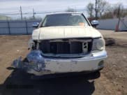 ✅ 2008 Chrysler Aspen Limited • VIN: 1A8HW58NX8F142131 • Lot: 52396535. Wystawiony na Copart z przebiegiem Nie podano. Bezpłatny archiwum sprzedaży aukcyjnych z USA i szczegółowy raport historii pojazdu na DreamBid. Zdjęcie 5.