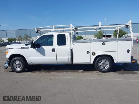 ✅ 2014 Ford F-250 XL • VIN: 1FT7X2A66EEA48248 • Lot: 42230951. Listed on IAAI with 180,785 mi. Free auction sales archive from the USA and detailed vehicle history report at DreamBid. Image 14.