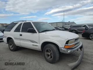 ✅ 2000 Chevrolet Blazer LS • VIN: 1GNCS18W6YK108426 • Lot: 54915225. Wystawiony na Copart z przebiegiem 150 041 mil. Bezpłatny archiwum sprzedaży aukcyjnych z USA i szczegółowy raport historii pojazdu na DreamBid. Zdjęcie 4.