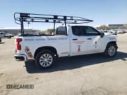 ✅ 2020 Chevrolet Silverado 1500 Custom • VIN: 1GCRWBEF1LZ102082 • Lot: 73054144. Wystawiony na Copart z przebiegiem 63 443 mil. Bezpłatny archiwum sprzedaży aukcyjnych z USA i szczegółowy raport historii pojazdu na DreamBid. Zdjęcie 3.