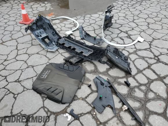 ✅ 2019 Audi Q7 Premium Plus • VIN: WA1LAAF75KD001672 • Lot: 60905105. Wystawiony na Copart z przebiegiem 82 067 mil. Bezpłatny archiwum sprzedaży aukcyjnych z USA i szczegółowy raport historii pojazdu na DreamBid. Zdjęcie 13.