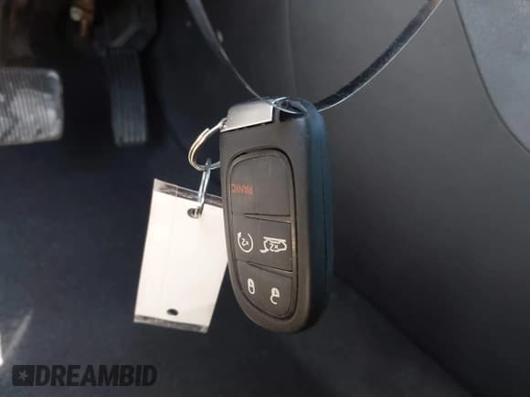 ✅ 2023 Jeep Cherokee Altitude Lux • VIN: 1C4PJMMB2PD113241 • Lot: 42049059. Wystawiony na IAAI z przebiegiem 46 944 mil. Bezpłatny archiwum sprzedaży aukcyjnych z USA i szczegółowy raport historii pojazdu na DreamBid. Zdjęcie 11.