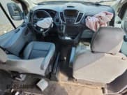 ✅ 2017 Ford Transit • VIN: 1FTYR2XV8HKA13794 • Lot: 61325715. Wystawiony na Copart z przebiegiem 68 126 mil. Bezpłatny archiwum sprzedaży aukcyjnych z USA i szczegółowy raport historii pojazdu na DreamBid. Zdjęcie 8.