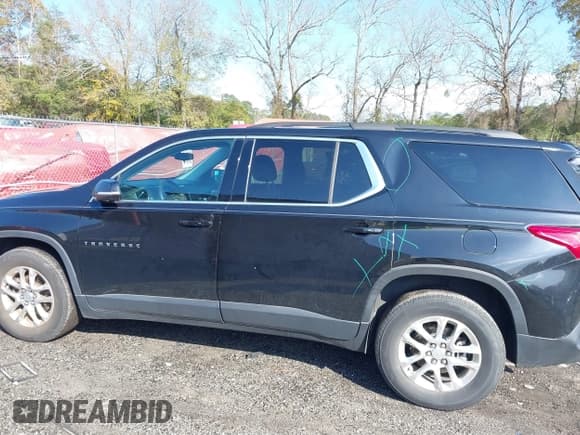 ✅ 2020 Chevrolet Traverse LT Cloth • VIN: 1GNERGKW3LJ206148 • Lot: 40961449. Listed on IAAI with 53,306 mi. Free auction sales archive from the USA and detailed vehicle history report at DreamBid. Image 15.