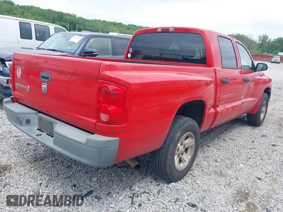 2008 Dodge Dakota Bighorn/Lonestar with VIN 1D7HE38K68S561918, listed as a IAAI auction lot 42488556 with 198,422 mi miles and . Bid and sale history available at DreamBid. Image 4.