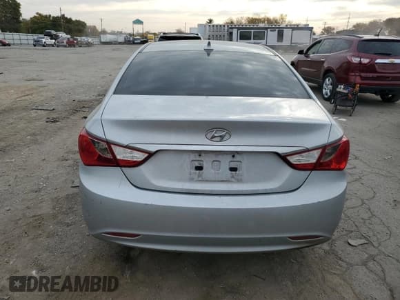 ✅ 2011 Hyundai Sonata GLS • VIN: 5NPEB4AC8BH032071 • Lot: 77224774. Listed on Copart with 264,216 mi. Free auction sales archive from the USA and detailed vehicle history report at DreamBid. Image 6.