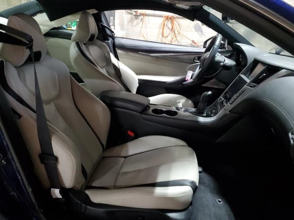 ✅ 2021 Infiniti Q60 Luxe • VIN: JN1EV7KL4MM470721 • Lot: 46048405. Listed on Copart with 17,525 mi. Free auction sales archive from the USA and detailed vehicle history report at DreamBid. Image 7.