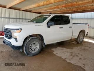✅ 2023 Chevrolet Silverado 1500 Work Truck • VIN: 1GCRDAED2PZ117758 • Lot: 63708945. Wystawiony na Copart z przebiegiem 85 982 mil. Bezpłatny archiwum sprzedaży aukcyjnych z USA i szczegółowy raport historii pojazdu na DreamBid. Zdjęcie 1.