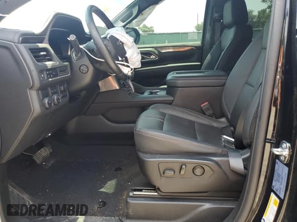 ✅ 2023 Chevrolet Suburban RST • VIN: 1GNSCEKD3PR428526 • Lot: 67464454. Wystawiony na Copart z przebiegiem 18 421 mil. Bezpłatny archiwum sprzedaży aukcyjnych z USA i szczegółowy raport historii pojazdu na DreamBid. Zdjęcie 7.