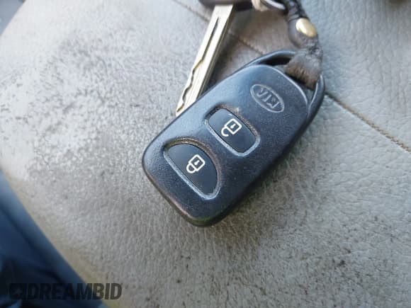 ✅ 2011 Kia Sorento LX • VIN: 5XYKT3A13BG066631 • Lot: 43775015. Wystawiony na IAAI z przebiegiem 160 236 mil. Bezpłatny archiwum sprzedaży aukcyjnych z USA i szczegółowy raport historii pojazdu na DreamBid. Zdjęcie 11.