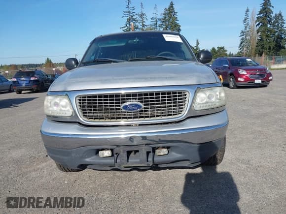 ✅ 2002 Ford Expedition XLT • VIN: 1FMRU15W02LA19286 • Lot: 42003630. Wystawiony na IAAI z przebiegiem 180 242 mil. Bezpłatny archiwum sprzedaży aukcyjnych z USA i szczegółowy raport historii pojazdu na DreamBid. Zdjęcie 12.
