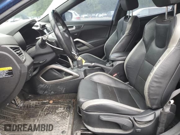 ✅ 2016 Hyundai Veloster Turbo • VIN: KMHTC6AE1GU292144 • Lot: 57285355. Wystawiony na Copart z przebiegiem 81 907 mil. Bezpłatny archiwum sprzedaży aukcyjnych z USA i szczegółowy raport historii pojazdu na DreamBid. Zdjęcie 7.