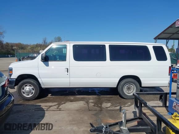 ✅ 2013 Ford Econoline Passenger XL • VIN: 1FBSS3BL5DDA58538 • Lot: 41918651. Listed on IAAI with 141,471 mi. Free auction sales archive from the USA and detailed vehicle history report at DreamBid. Image 14.
