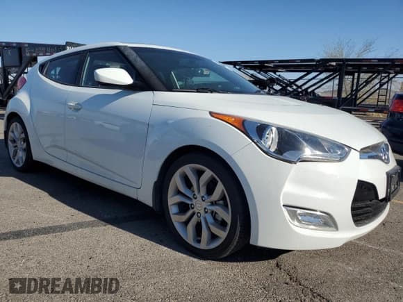 ✅ 2013 Hyundai Veloster RE:MIX • VIN: KMHTC6AD7DU162114 • Lot: 74152784. Wystawiony na Copart z przebiegiem 103 574 mil. Bezpłatny archiwum sprzedaży aukcyjnych z USA i szczegółowy raport historii pojazdu na DreamBid. Zdjęcie 4.