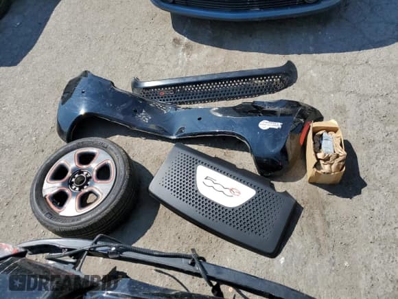 ✅ 2015 FIAT 500e • VIN: 3C3CFFGE7FT527307 • Lot: 64057184. Listed on Copart with 49,953 mi. Free auction sales archive from the USA and detailed vehicle history report at DreamBid. Image 12.